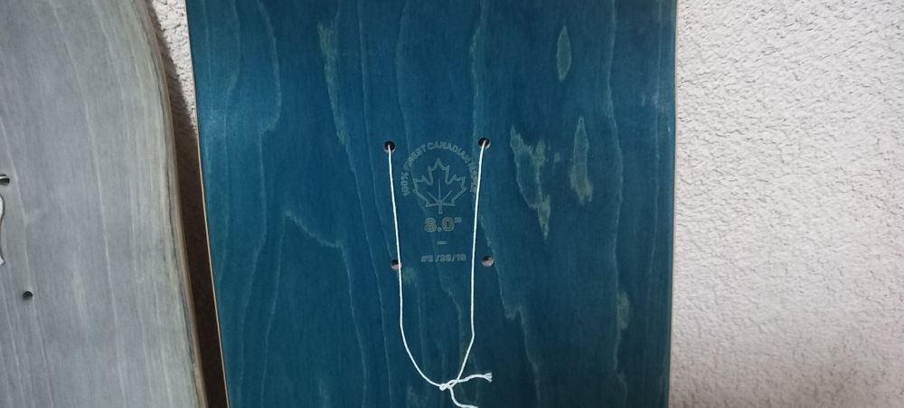 Vând 4 plăci skateboard noi skate