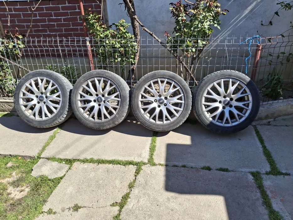 Vând roti originale Audi pe 17