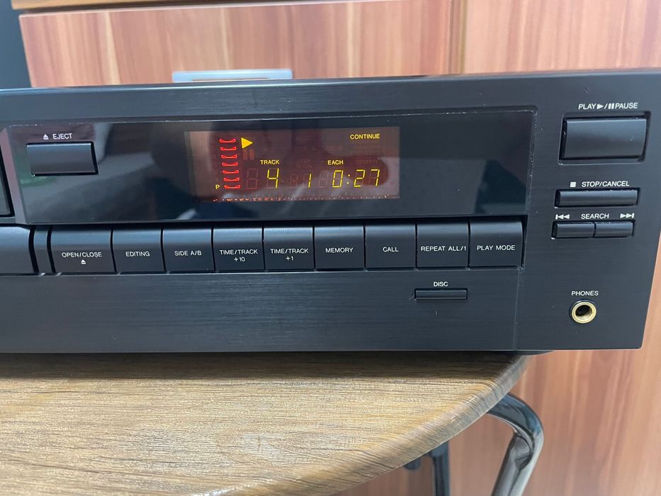 JVC XL-M404 Compact Disc Player
