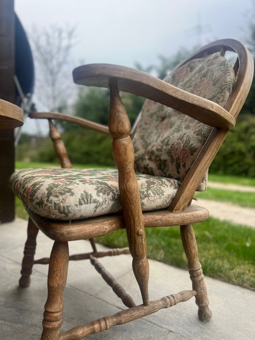 Set masă cu 4 scaune, lemn masiv