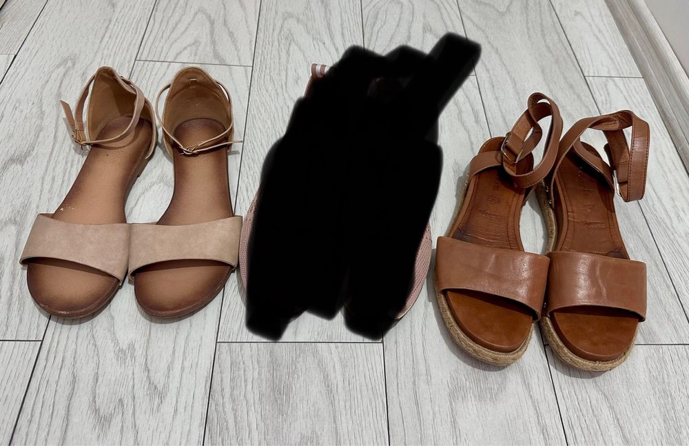 Sandale de piele marca Tamaris + bonus o pereche de sandale