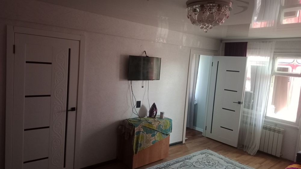 Продам 3-х комнатную квартиру на Валентине