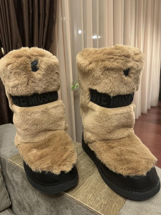 Зимни апрески - Марка "Moschino"