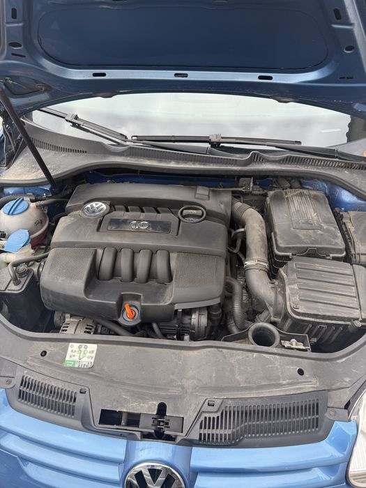 Volkswagen Golf 5 automat 1.6 Benzina