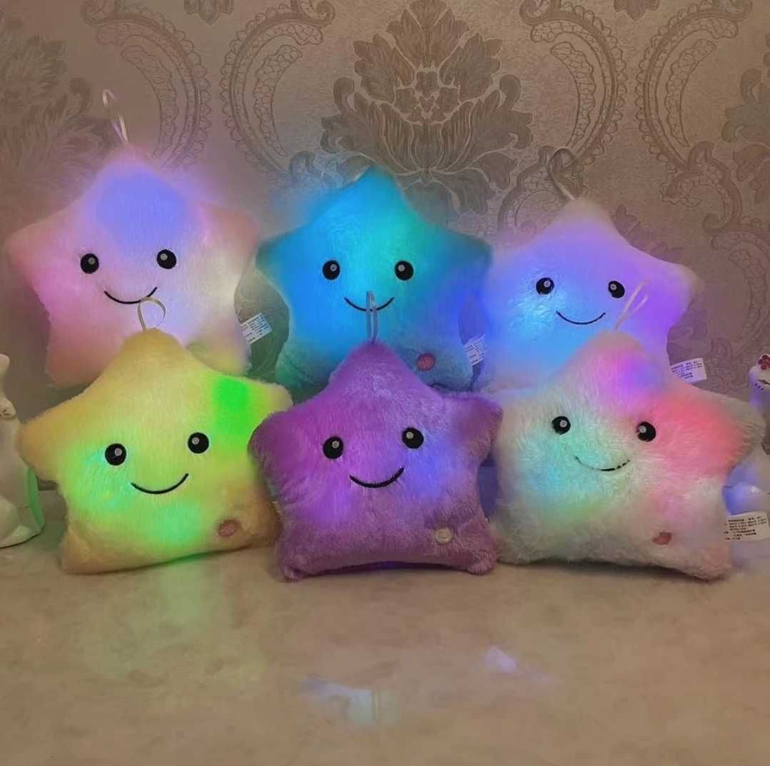 Pluș Stea cu lumini LED multicolore. Buton ON/OFF. Marshmellow. 24cm