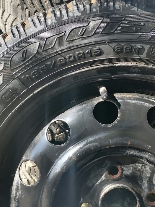 Продам колеса R15 от хундай 4/100 разболтовка зимние