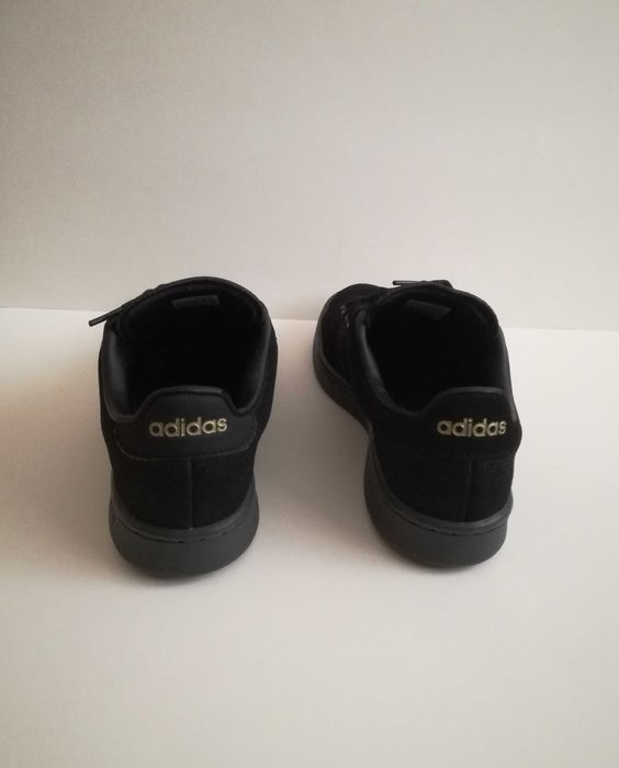 Дамски маратонки р. 38 - Adidas Advantage EE7483