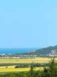 Панорама като в Добрева чешма — но по-близо до морето.