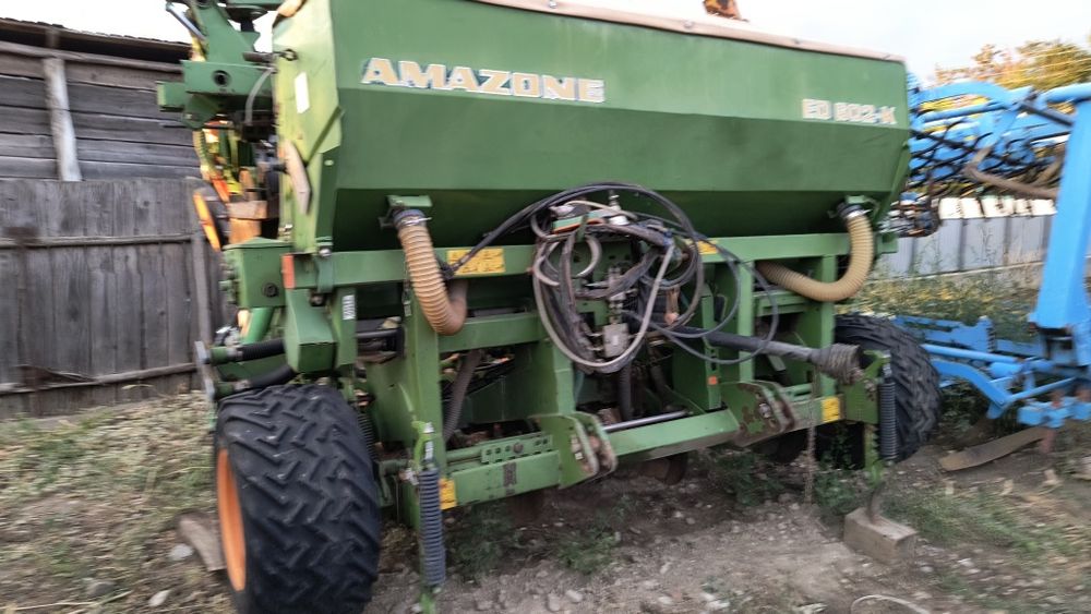 Semănatoare prășitoare Amazone 8r pliabilă