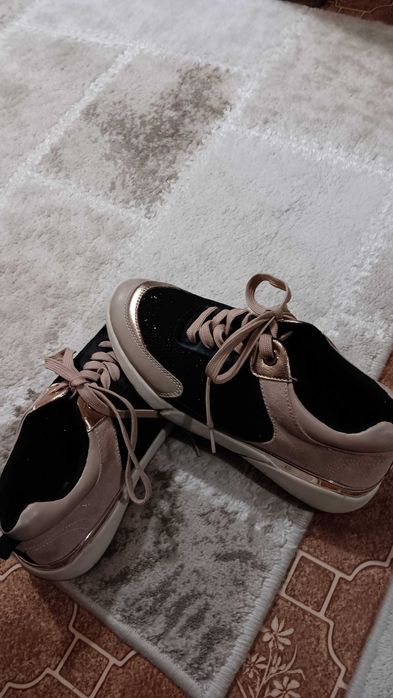 Дамски маратонки