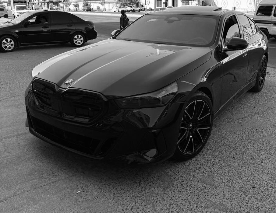 BMW Xdrive 530i 2024 год