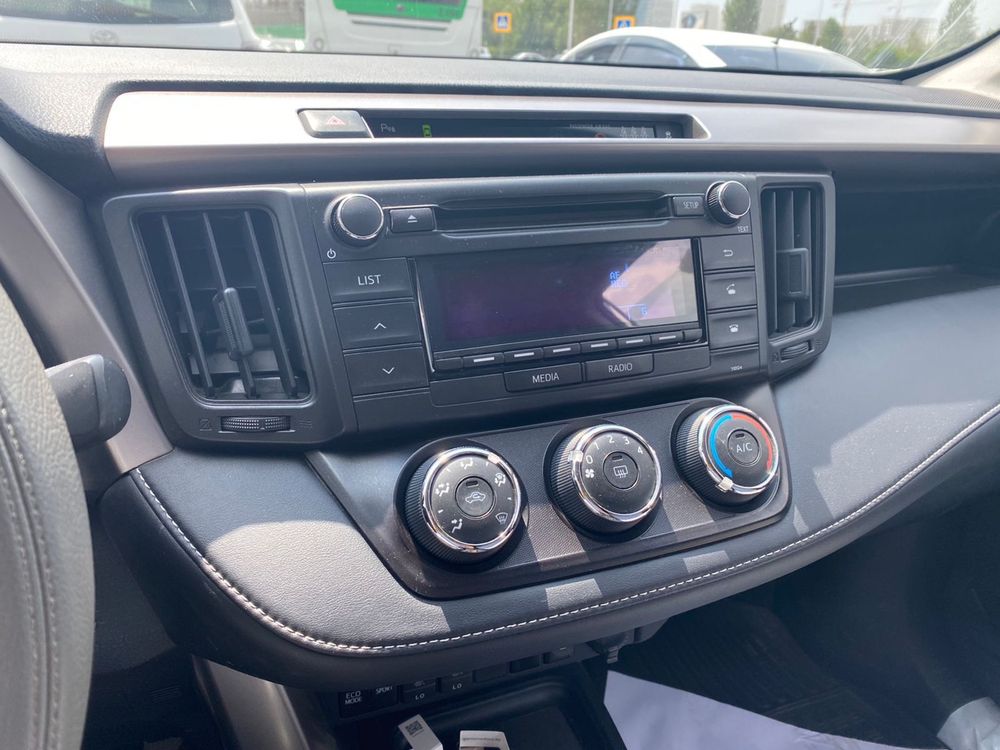 Машина Toyota Rav 4,2019 года