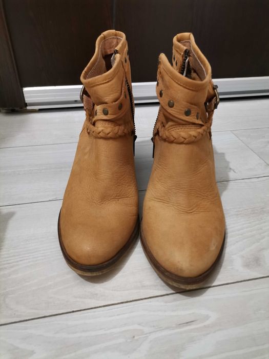 Боти, 37 номер, естествена кожа, носени са много малко, без забележки