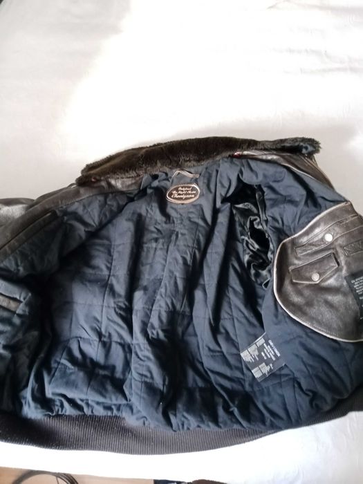 Geaca de piele,pilot ,de marca