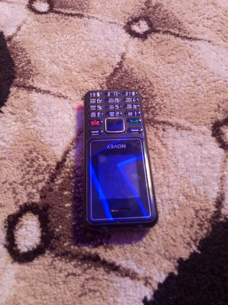 Novey telefoni sotiladi holati zoʻr yaxshi kam ishlatilgan