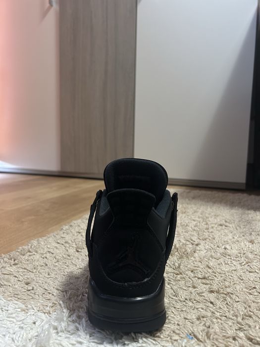 Jordan 4 black cat