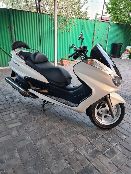 МаксиСкутер Ymaha grand majesty 250