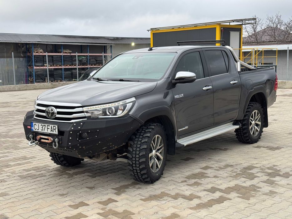 Toyota Hilux Invincible50