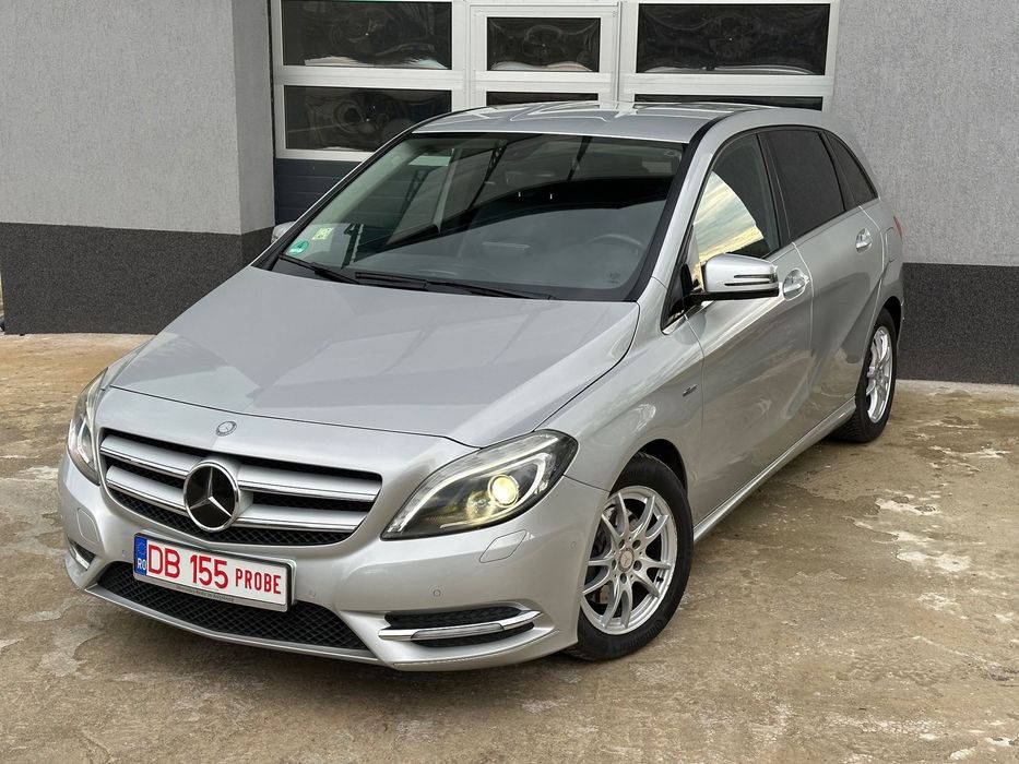 Mercedes-Benz B XENON Piele Memorii Navi Camera Front Assist Park Assist