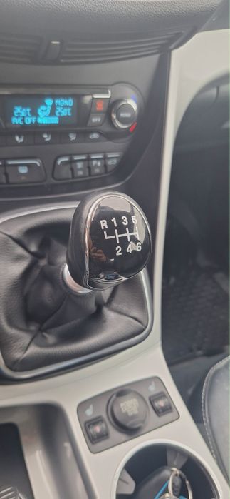 Vând Ford C-Max 2011 – stare excelentă, dotări premium!