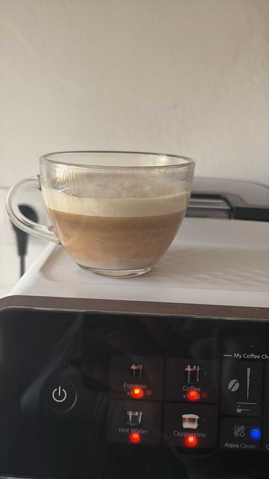 Espressor automat Philips 2300 EP2333/40 1500W 4 tipuri de bauturi