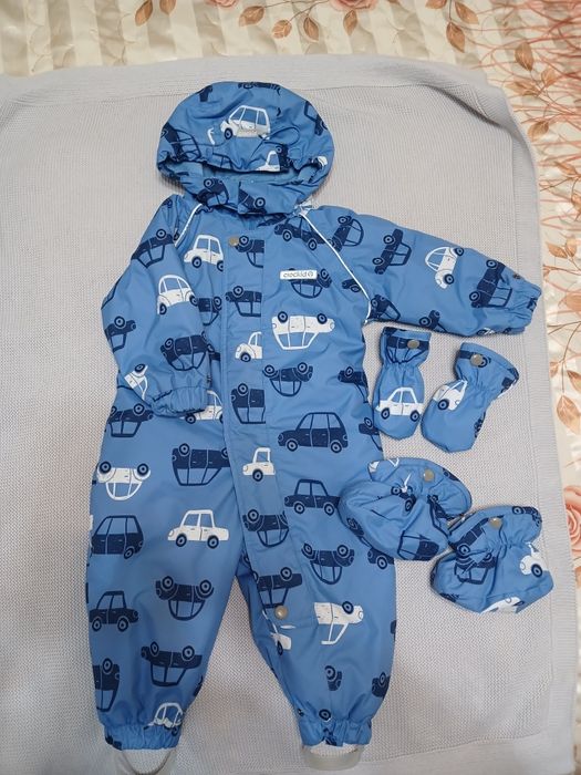 Продам  осенний  комбинезон. В отличном состоянии.  Носили один год.