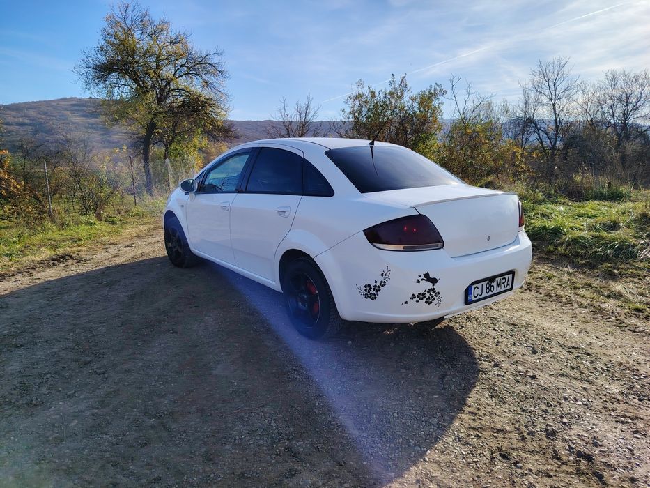 Vând Fiat Linea motor 1.4 benzina
