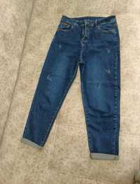 Продам джинсы mom
Практически новые, качество идеальное
Цве