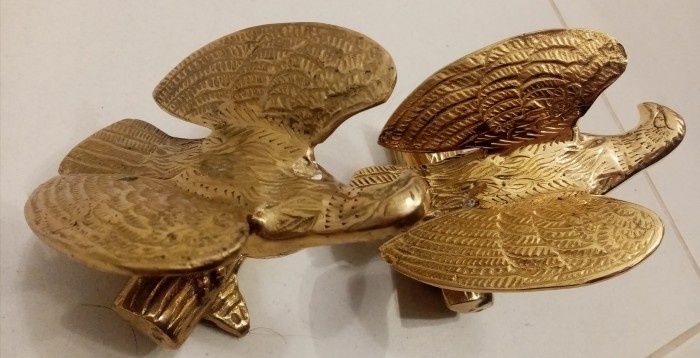 Sculpturi deosebite din bronz vulturi