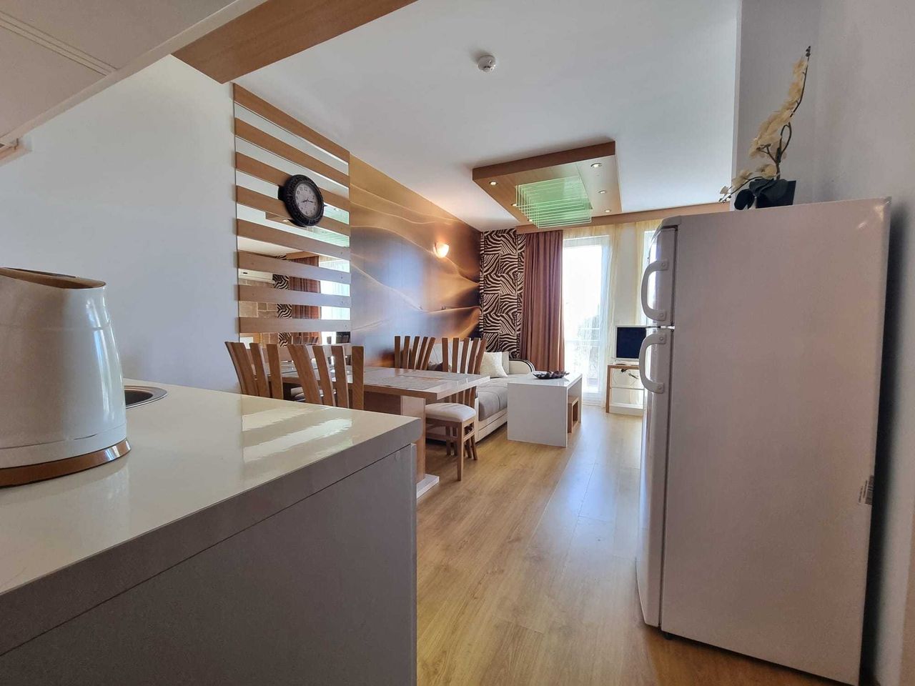 Продава се Едностаен апартамент в к.к. Слънчев бряг - 45 кв.м за 1487 €/кв.м - Снимка #6