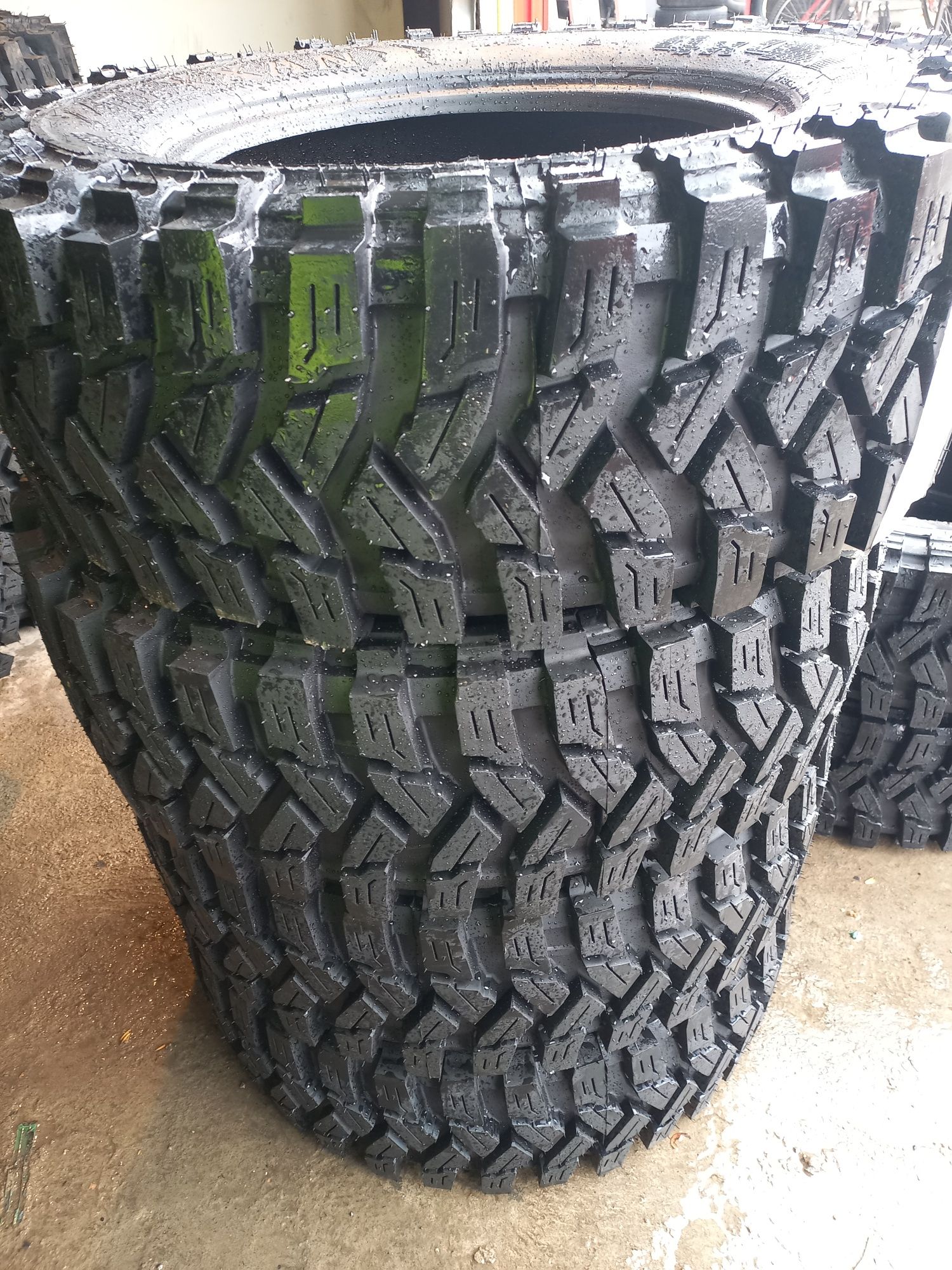 Anvelope off road 24/70R 16.Texan