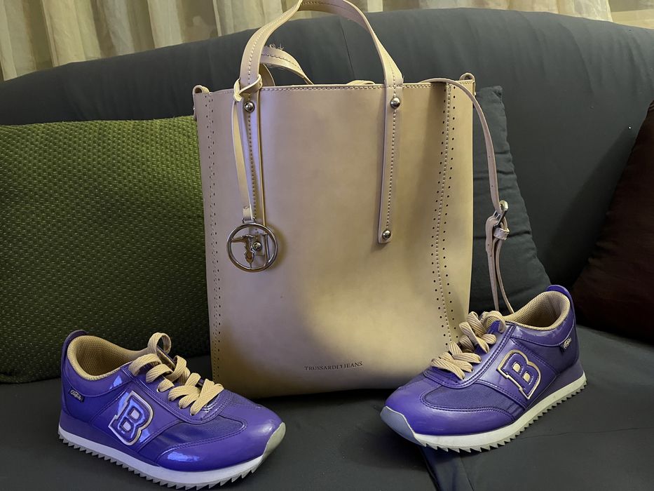 Sneakers Buffalo si geanta Trussardi bej