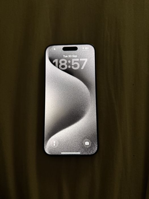 ЧИСТО НОВ Iphone 15 Pro E-Sim Natural Titanium 256GB
