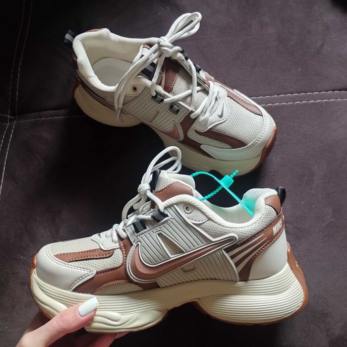 Дамски маратонки Nike