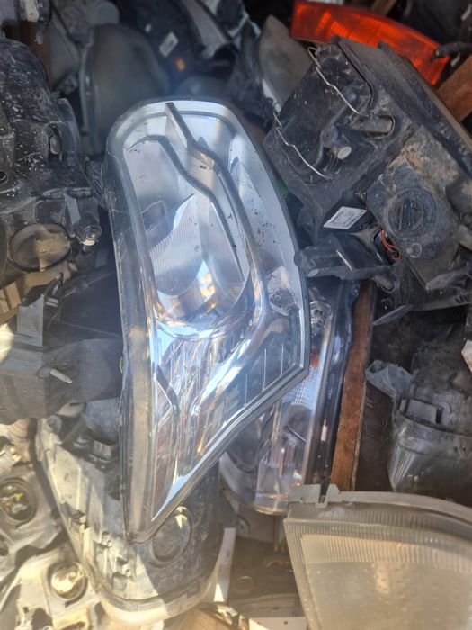 Faruri diferite modele 99-2024 fără prinderi rupte , ford iveco Fiat