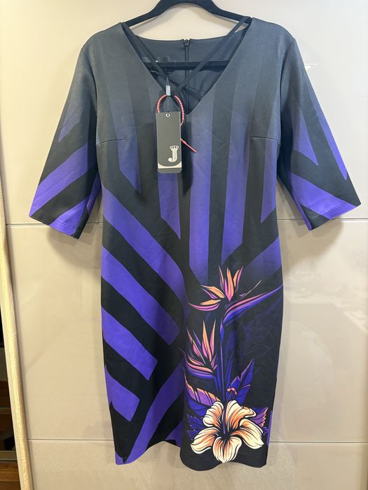 Рокля с етикет Junona