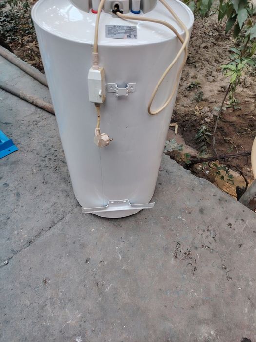 Продается водонагреватель Аристон