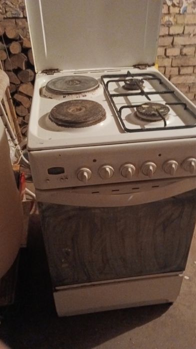 Работеща печка с подарък малка фурна