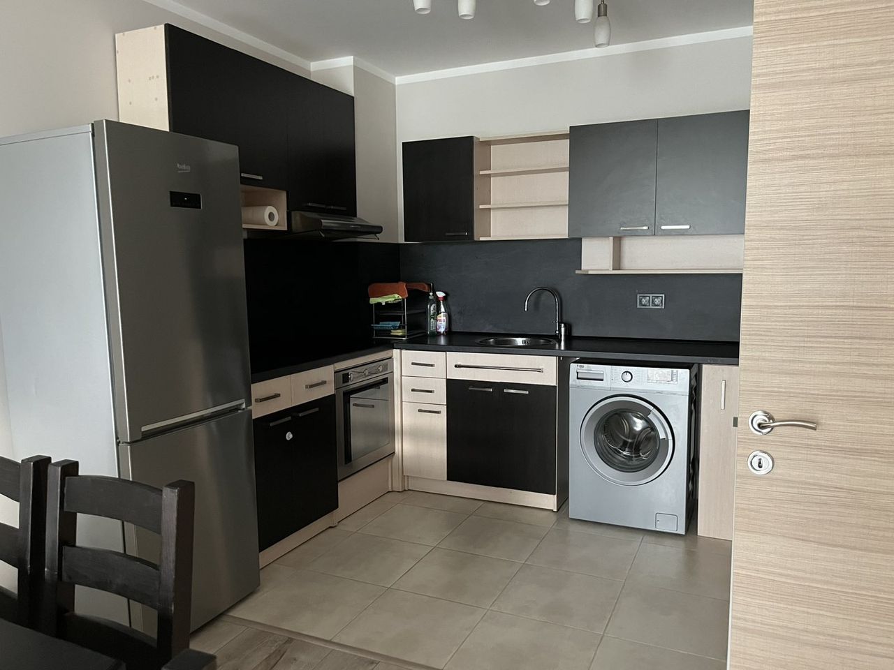 Дава се под наем Двустаен апартамент в София, Люлин 3 - 74 кв.м за 484.5 € - Снимка #3