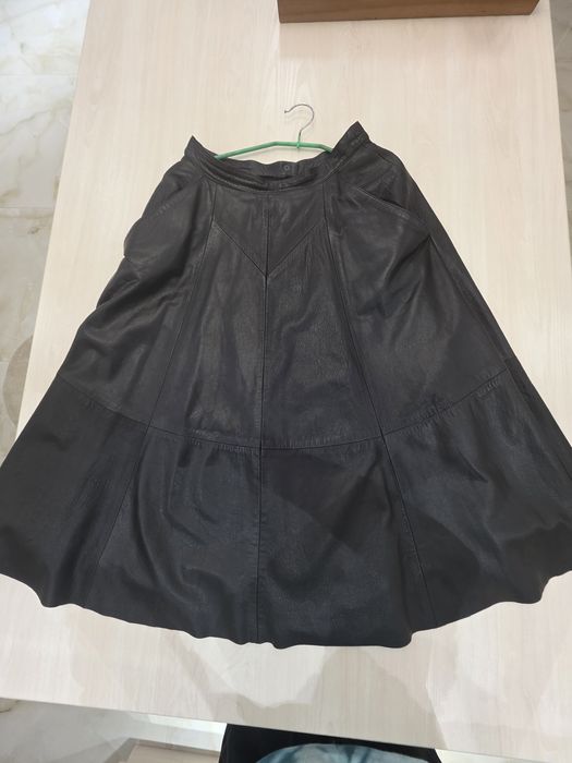 Юбка Кожа че́рная размер 38