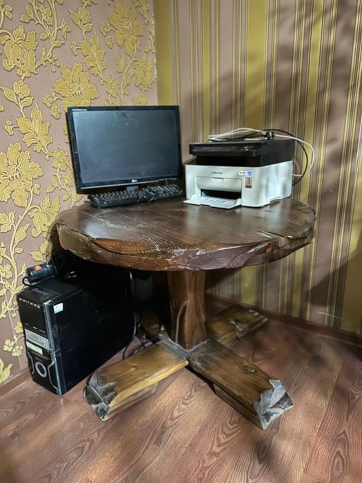 Продам круглый деревянный стол