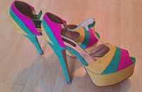 Sandale cu toc colorate