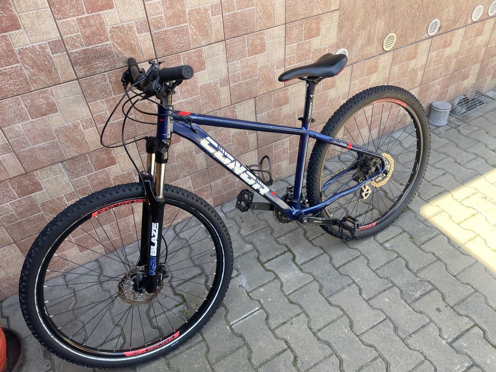 Bicicleta MTB  29-er frane hidraulice