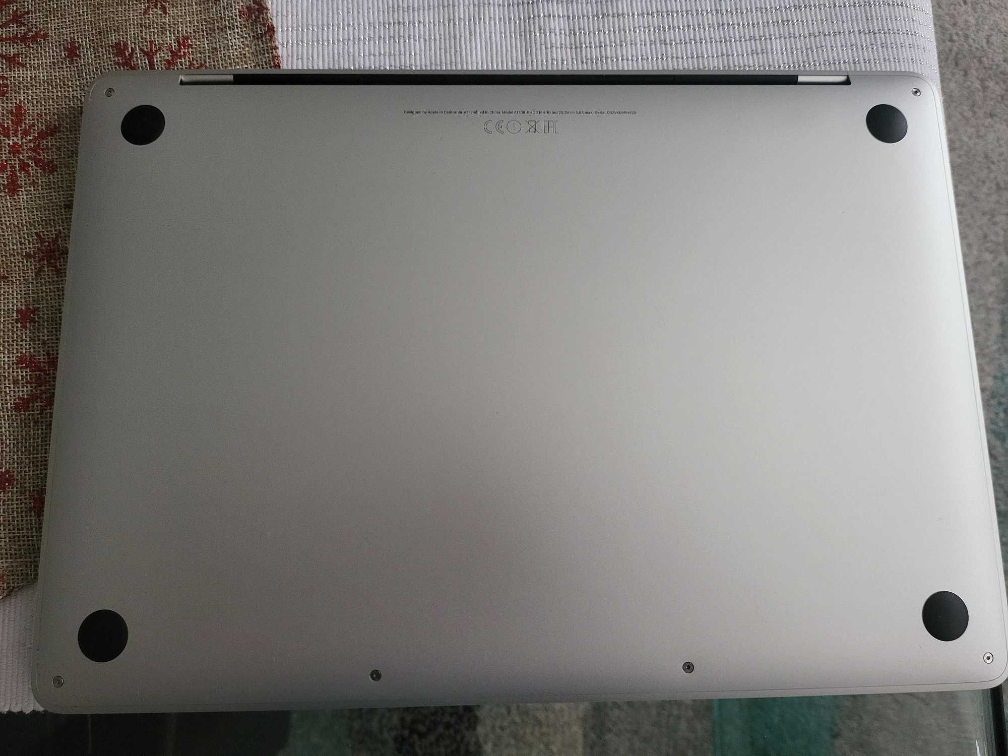 Vand MacBook Pro 13 2017 retina, i5 2.3 ghz, 8 gb Ram, 256 gb SSD