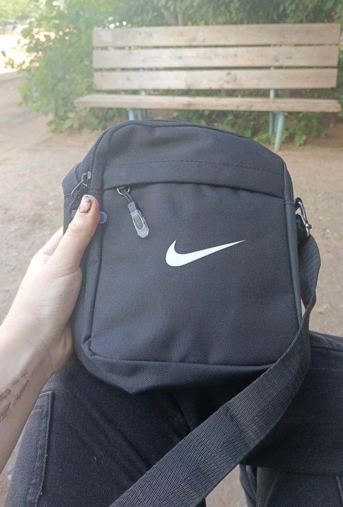 Продам новую барсетку nike найк