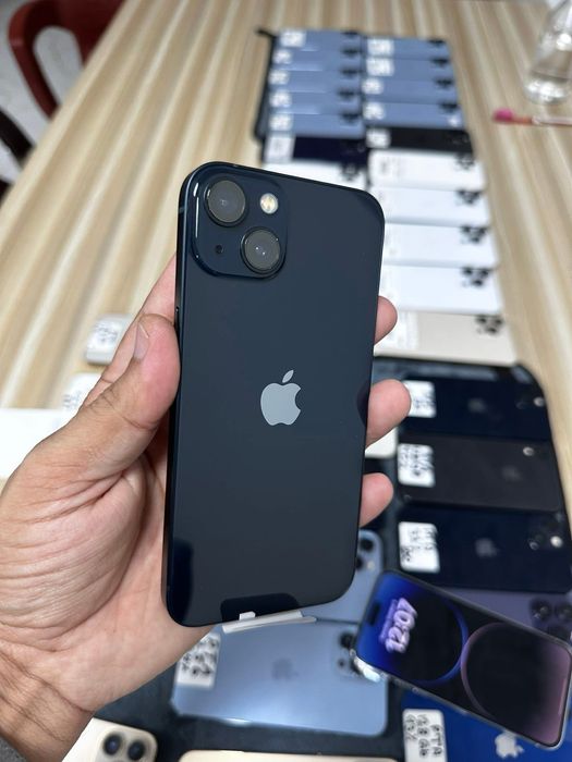 iPhone 13 cu 94% Bateria