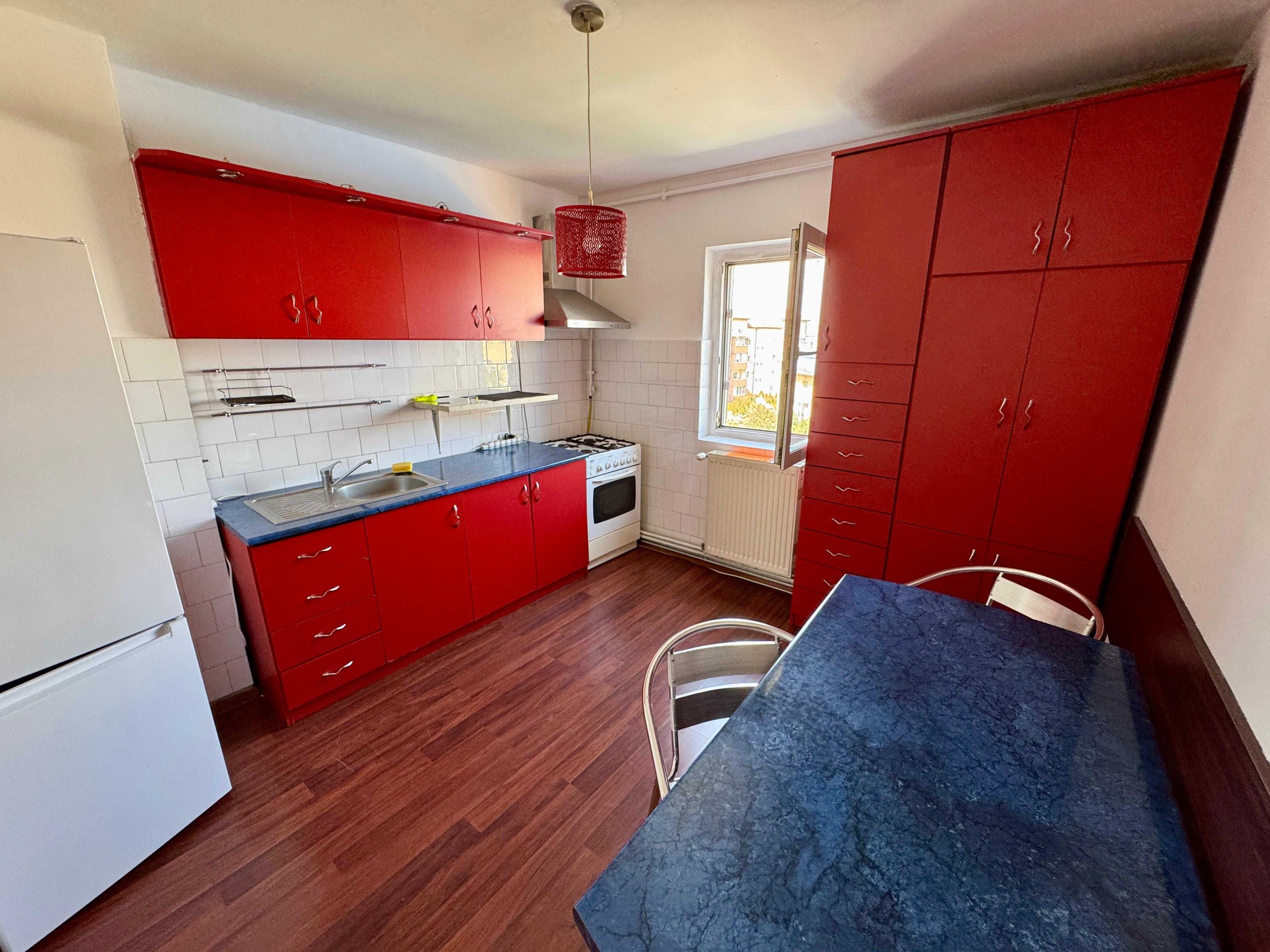 Proprietar vând apartament 3 camere, 72 mp – Zona Calea Șagului