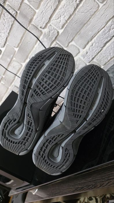 Оригинальные кроссы Reebok