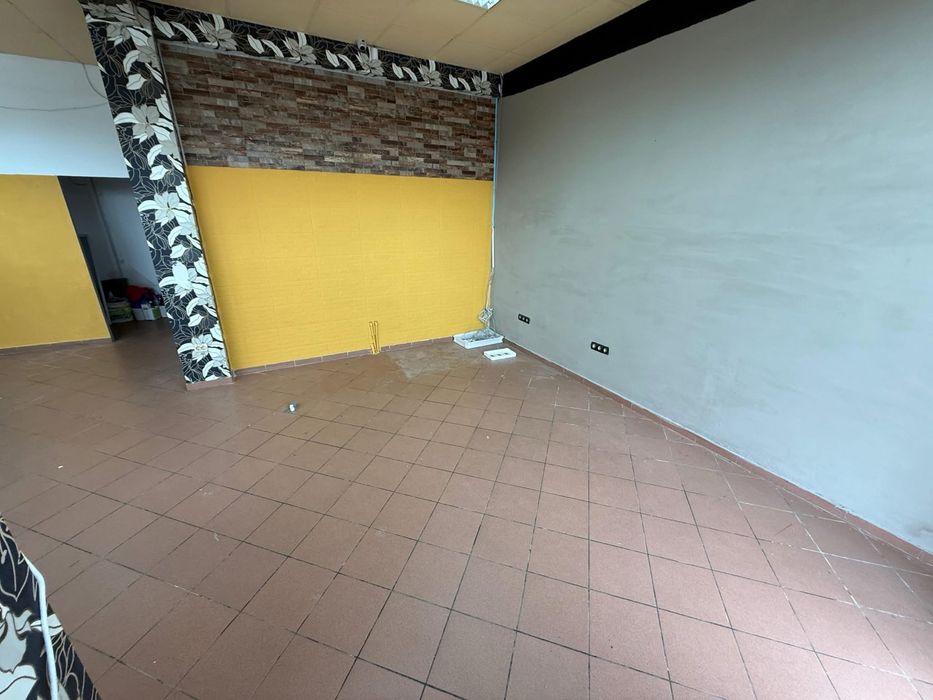 Ofer spre închiriere Spatiu Comercial Zona Closca Liceul German