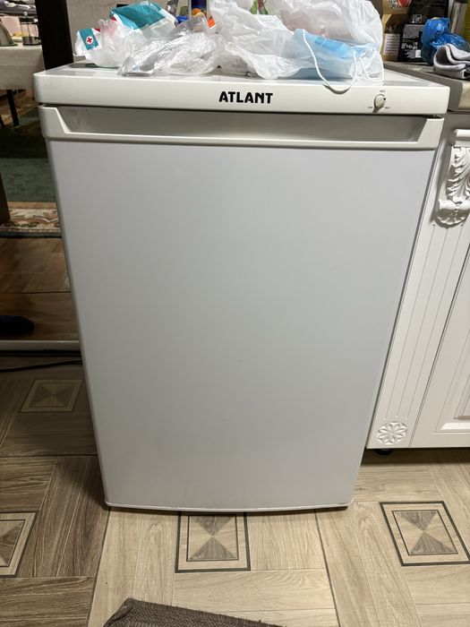 Срочро продаю морозильник-шкаф ATLANT